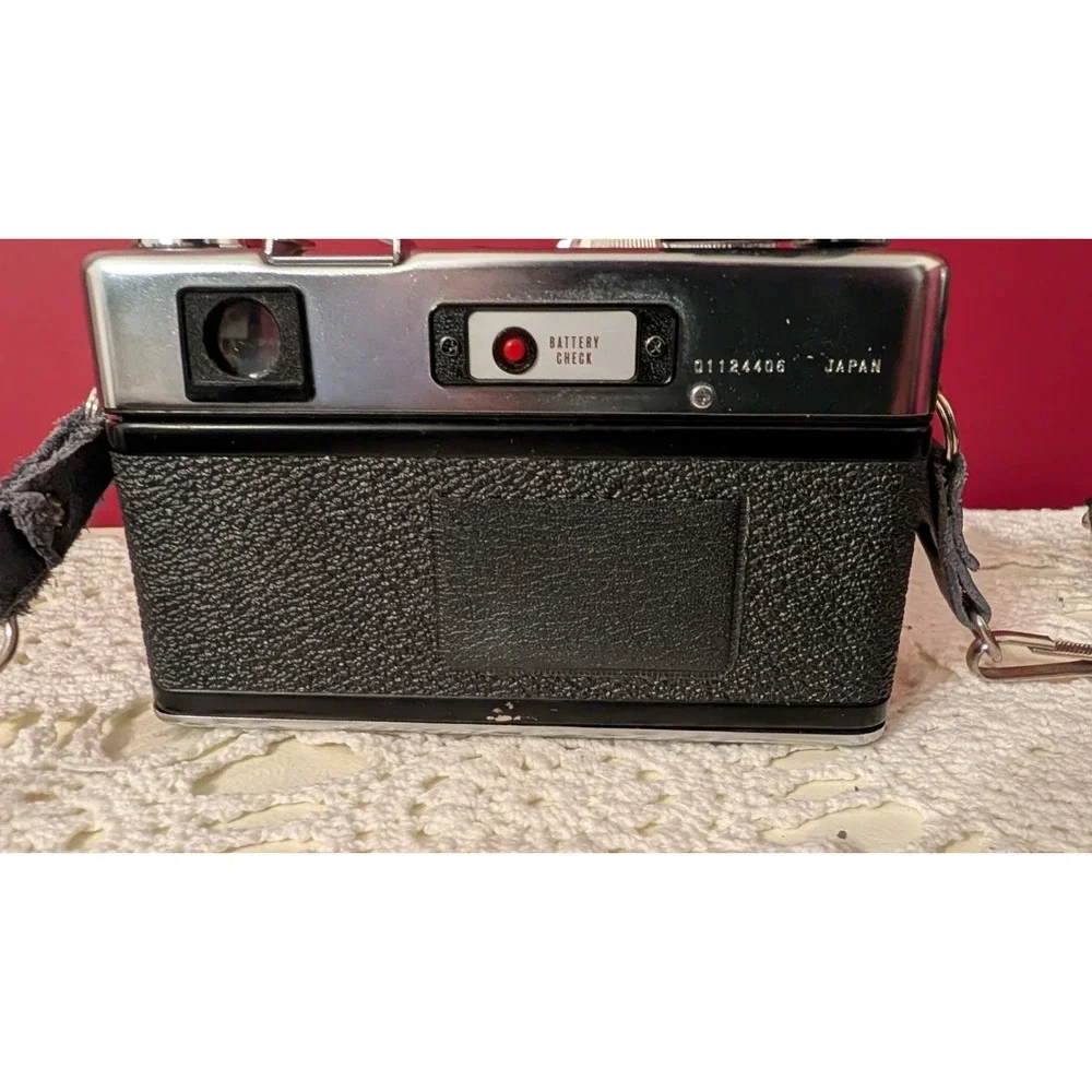 YASHICA ELECTRO 35 GS RANGEFINDER POINT/ SHOOT FILM CAMERA & CASE 35mm UNTESTED